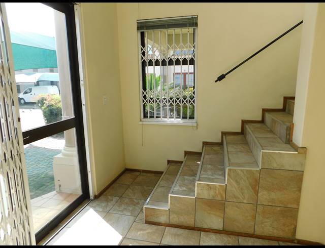 125M² OFFICE TO LET IN RANDPARK RIDGE